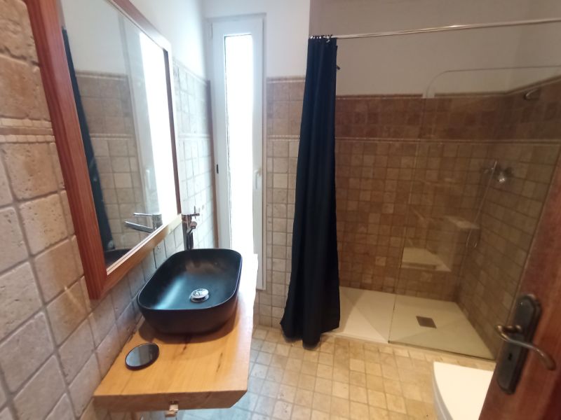 Temporada: Chalet con calefacción por suelo radiante, jardín y piscina en Cala LLombards -- CH 07 T