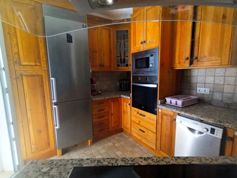 Temporada: Chalet con calefacción por suelo radiante, jardín y piscina en Cala LLombards -- CH 07 T