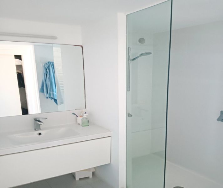 SEASON: Duplex - Apartment in 1. Line of the coast of Cala Murada -- AP 08 T