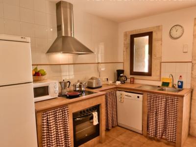 Season: Ground-level casita with 3 bedrooms and communal pool in the countryside near Manacor -- F 266 B