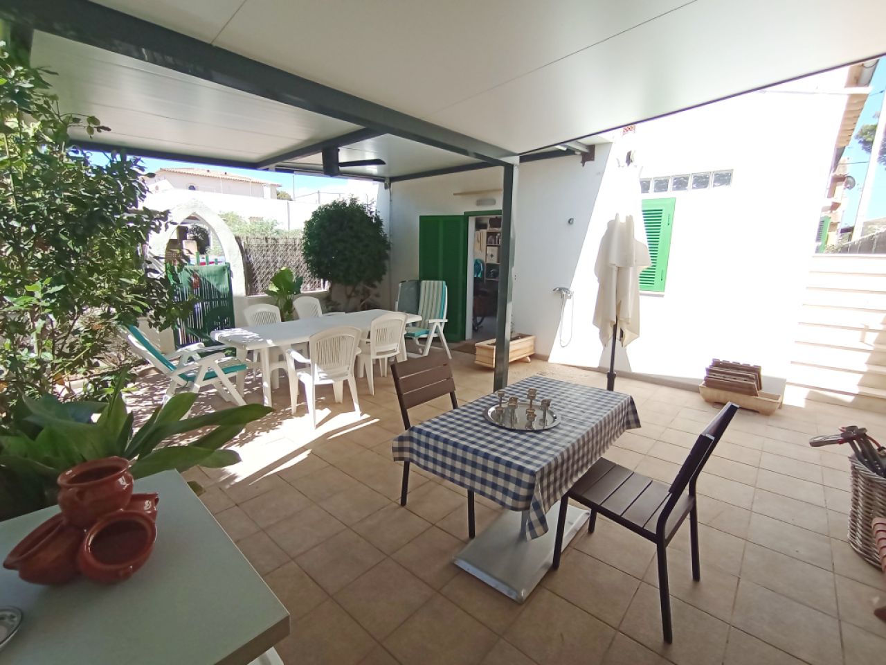 SAISON: Ebenerdiges Chalet mit Fussbodenheizung an der Küste von Sa Rapita --- CH 19 T