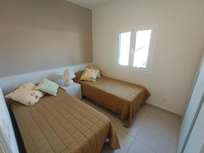 SAISON: Ebenerdiges Chalet mit Fussbodenheizung an der Küste von Sa Rapita --- CH 19 T