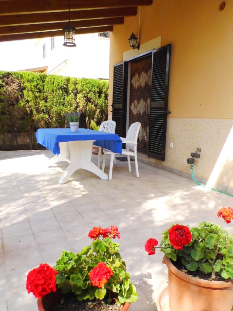 Saison: Ebenerdiges Chalet mit Garten in Sa Rapita-- CH 90 T