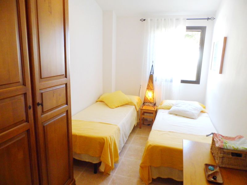 Saison: Ebenerdiges Chalet mit Garten in Sa Rapita-- CH 90 T