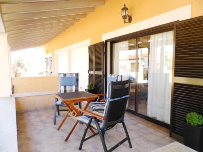 Saison: Ebenerdiges Chalet mit Garten in Sa Rapita-- CH 90 T