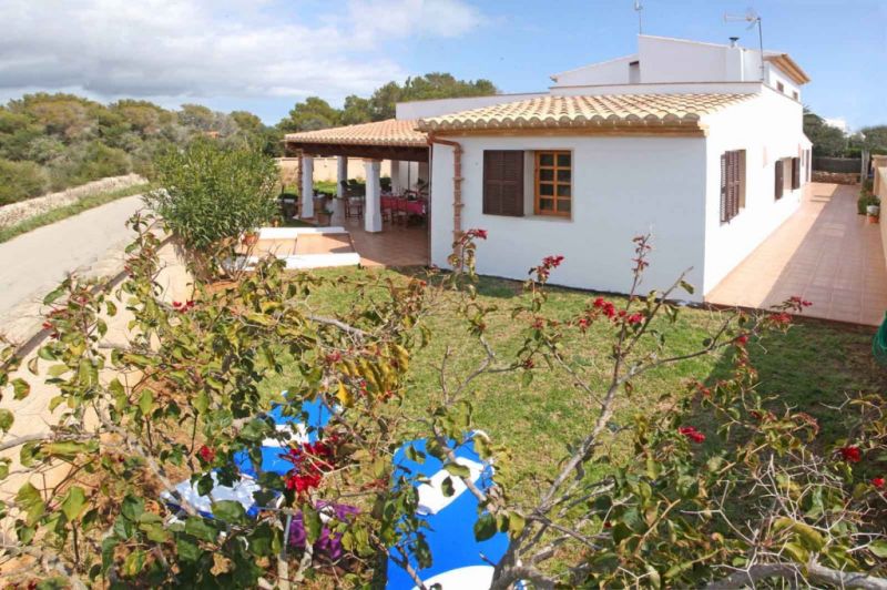 SEASON: Single-storey chalet with garden and fireplace at S Amarrador -- Santanyi -- CH 139 T