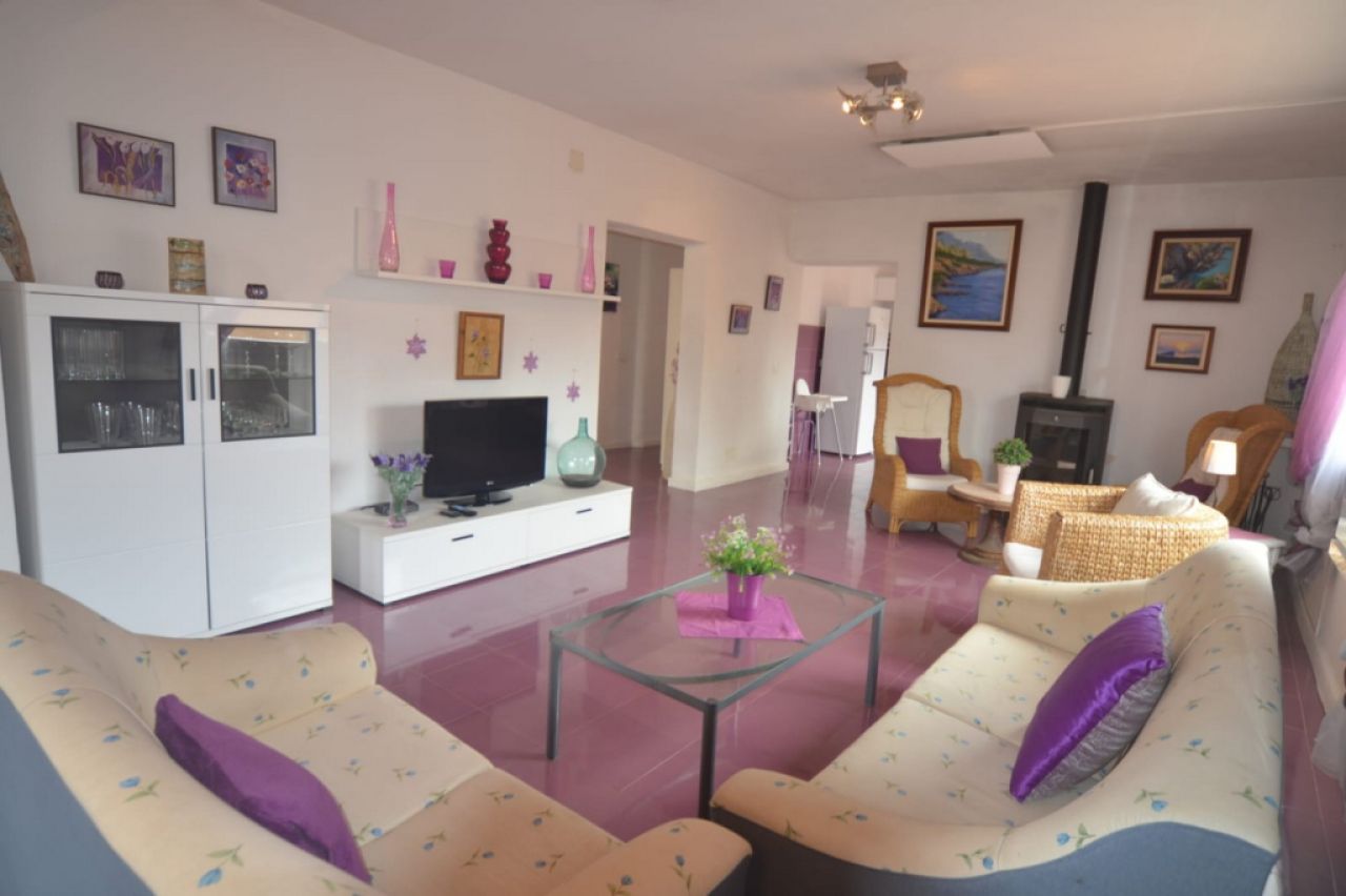 SEASON: Single-storey chalet with garden and fireplace at S Amarrador -- Santanyi -- CH 139 T