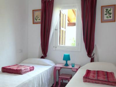 SEASON: Single-storey chalet with garden and fireplace at S Amarrador -- Santanyi -- CH 139 T