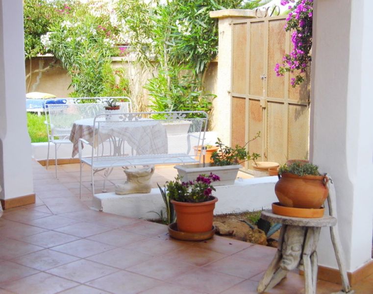 SEASON: Single-storey chalet with garden and fireplace at S Amarrador -- Santanyi -- CH 139 T