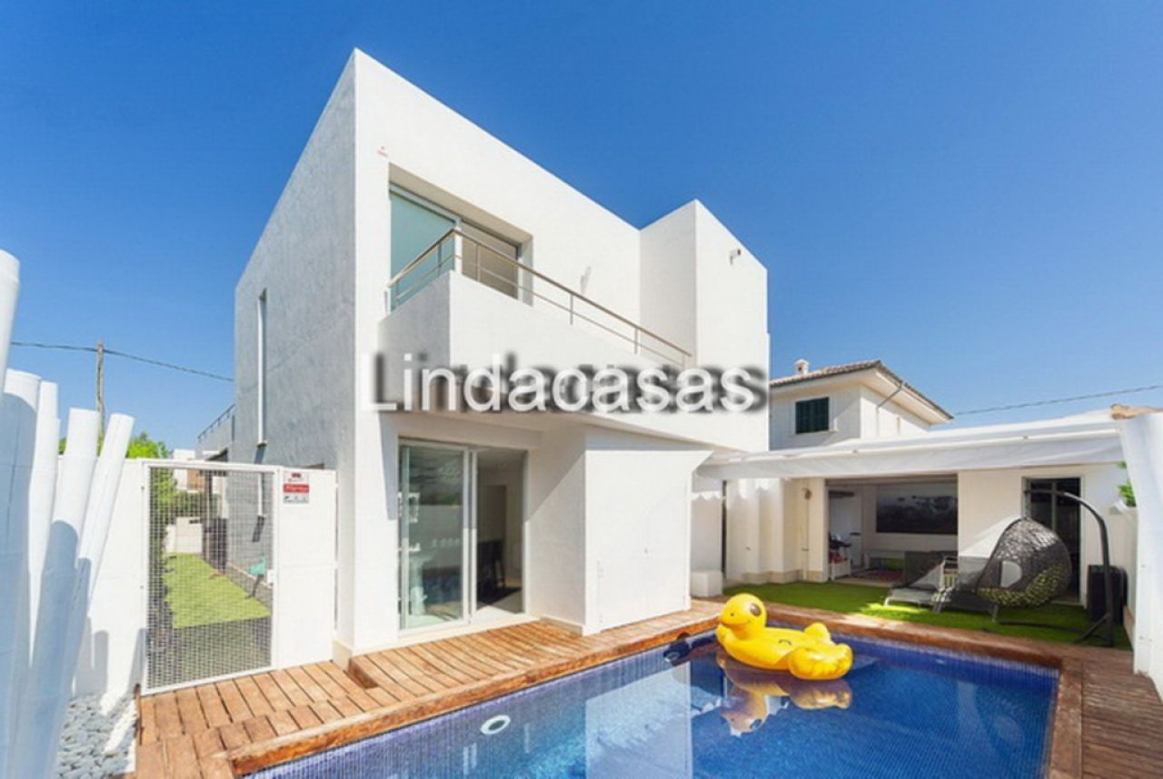 SEASON: Exclusive 2-Story Chalet with Pool in a Quiet Area of Sa Rapita -- CH 77 T