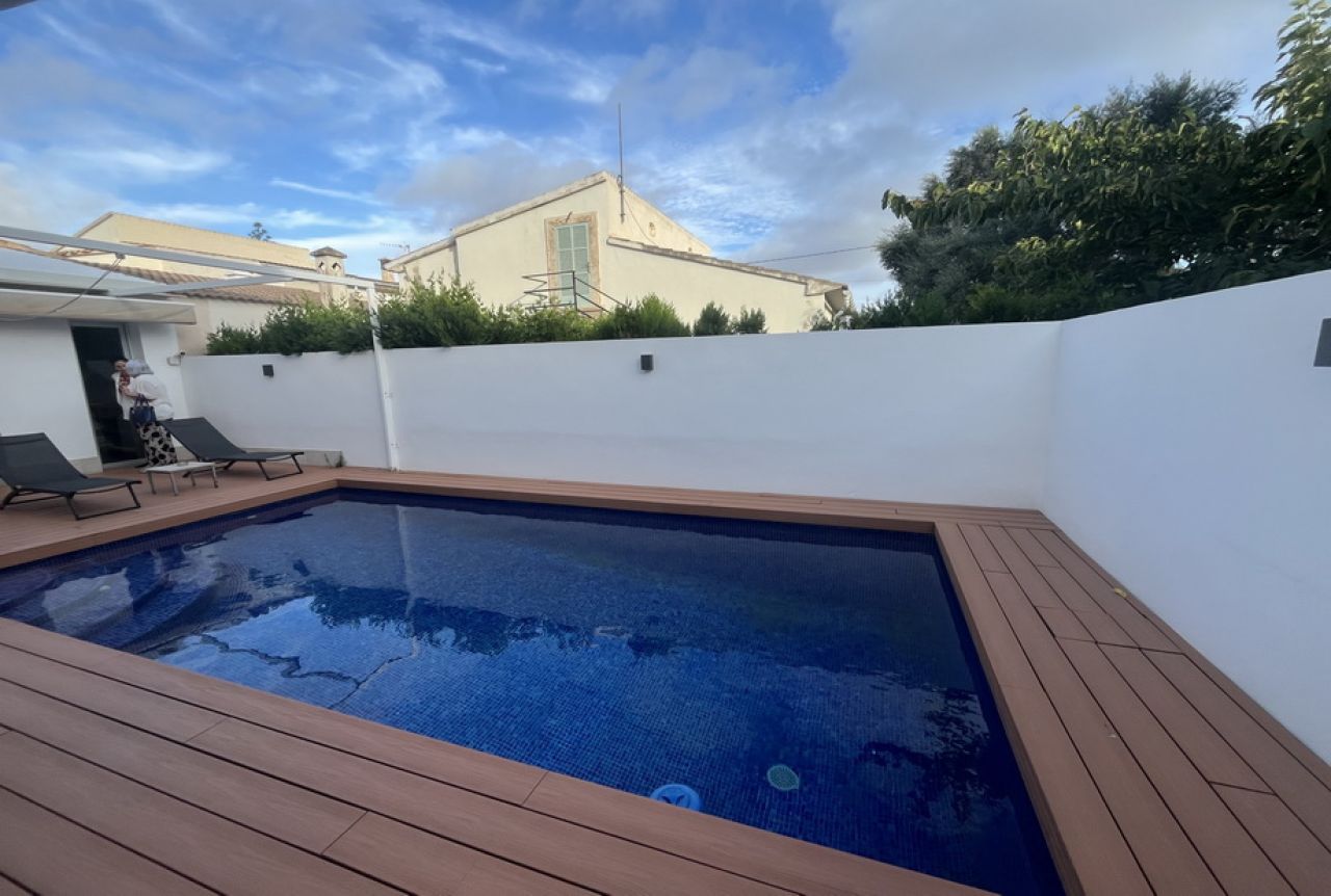 SEASON: Exclusive 2-Story Chalet with Pool in a Quiet Area of Sa Rapita -- CH 77 T