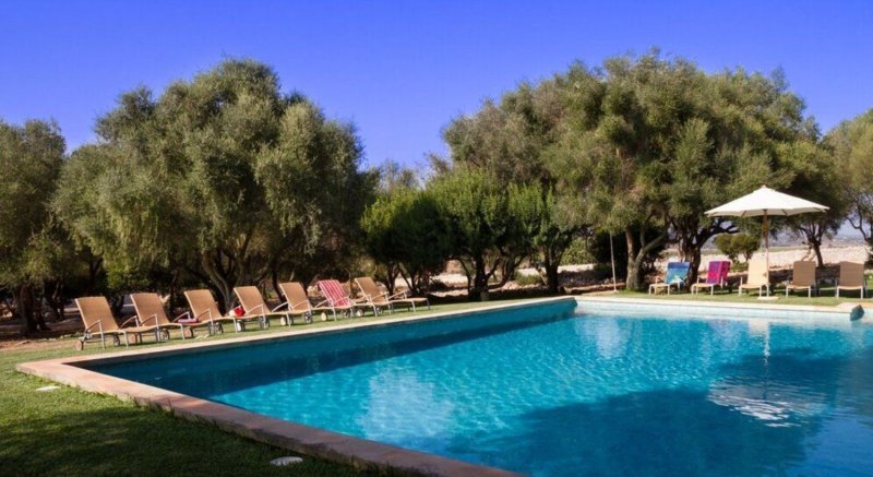 Saison: Finca mit Gemeinschaftspool und 4 weiteren Einheiten bei Manacor -- F 266 E