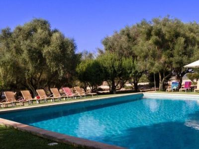 Saison: Finca mit Gemeinschaftspool und 4 weiteren Einheiten bei Manacor -- F 266 E