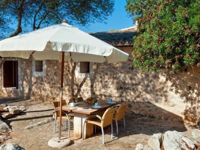 Saison: Finca mit Gemeinschaftspool und 4 weiteren Einheiten bei Manacor -- F 266 E
