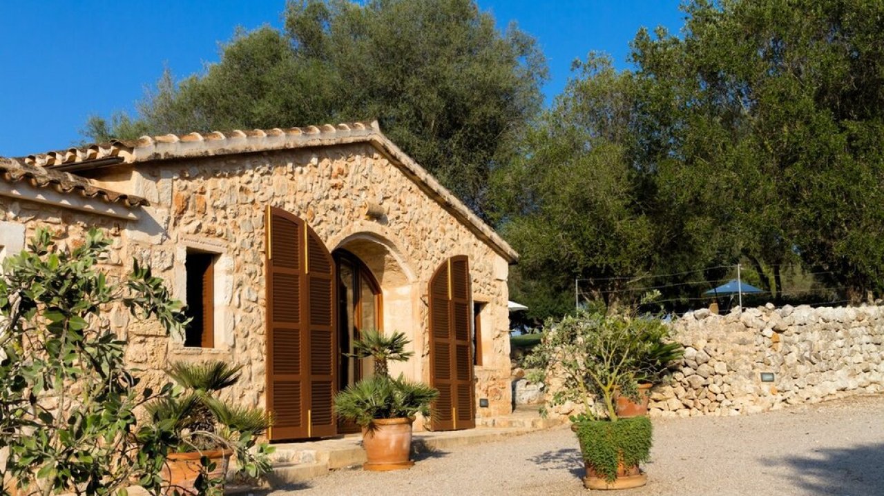 Saison: Finca mit Gemeinschaftspool und 4 weiteren Einheiten bei Manacor -- F 266 E