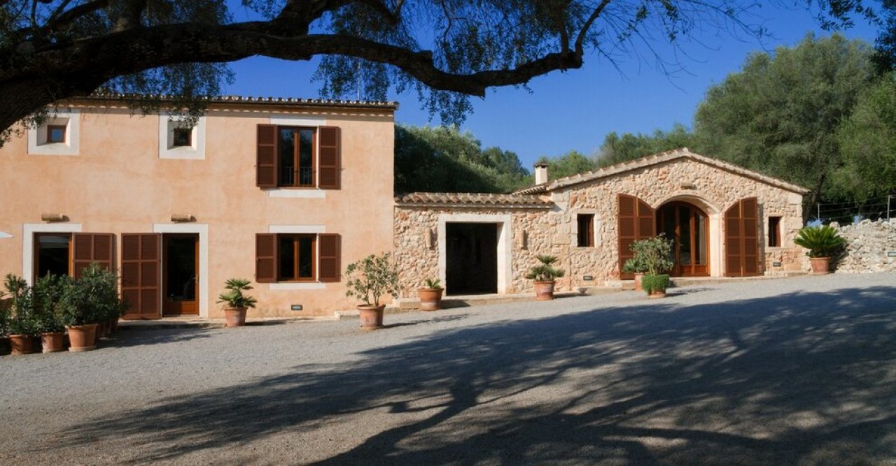 Saison: Finca mit Gemeinschaftspool und 4 weiteren Einheiten bei Manacor -- F 266 E