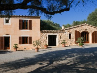 Saison: Finca mit Gemeinschaftspool und 4 weiteren Einheiten bei Manacor -- F 266 E