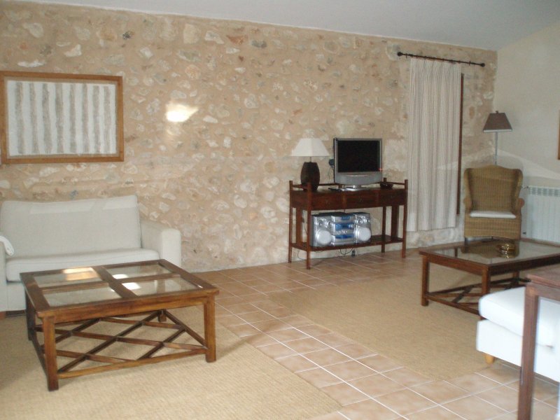 Saison: Finca mit Gemeinschaftspool und 4 weiteren Einheiten bei Manacor -- F 266 E