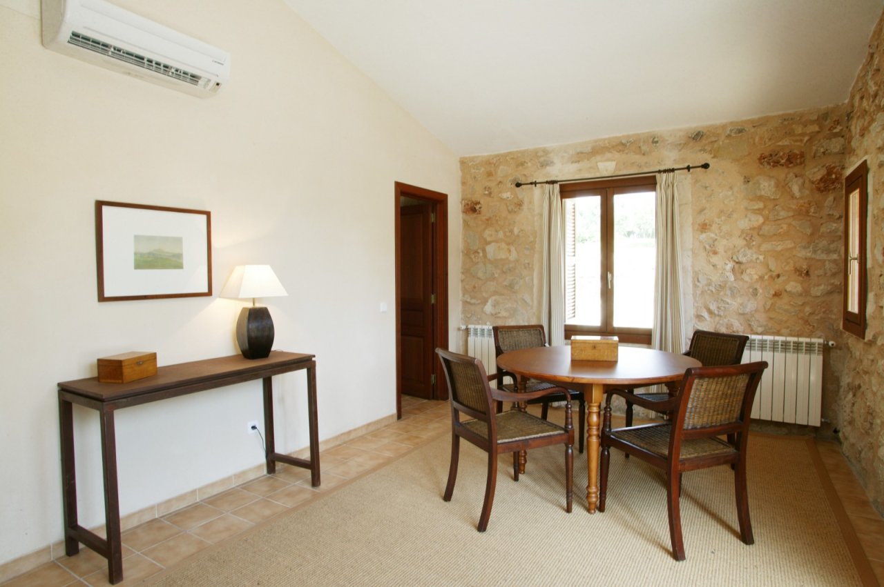 Saison: Finca mit Gemeinschaftspool und 4 weiteren Einheiten bei Manacor -- F 266 E