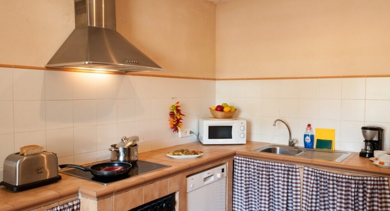 Saison: Finca mit Gemeinschaftspool und 4 weiteren Einheiten bei Manacor -- F 266 E