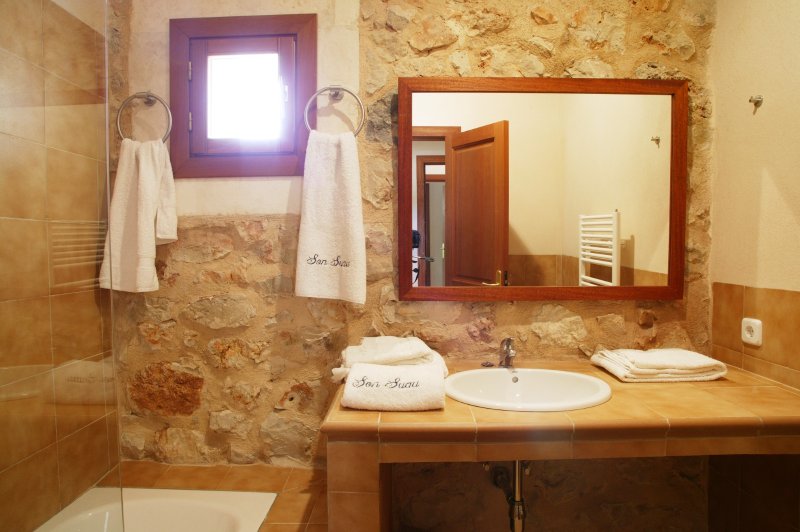 Saison: Finca mit Gemeinschaftspool und 4 weiteren Einheiten bei Manacor -- F 266 E