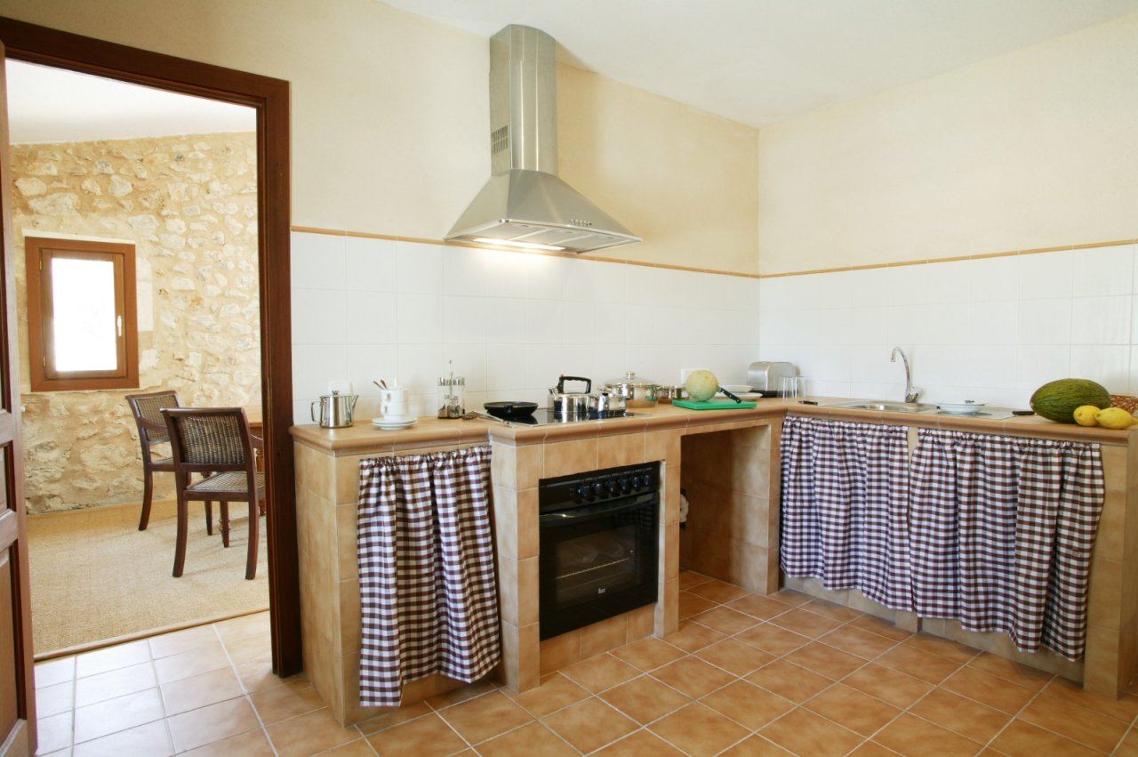 Saison: Finca mit Gemeinschaftspool und 4 weiteren Einheiten bei Manacor -- F 266 E