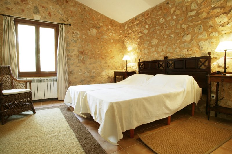 Saison: Finca mit Gemeinschaftspool und 4 weiteren Einheiten bei Manacor -- F 266 E