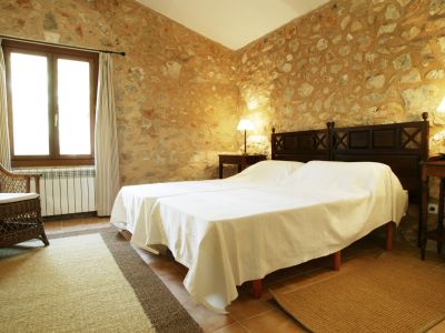 Saison: Finca mit Gemeinschaftspool und 4 weiteren Einheiten bei Manacor -- F 266 E