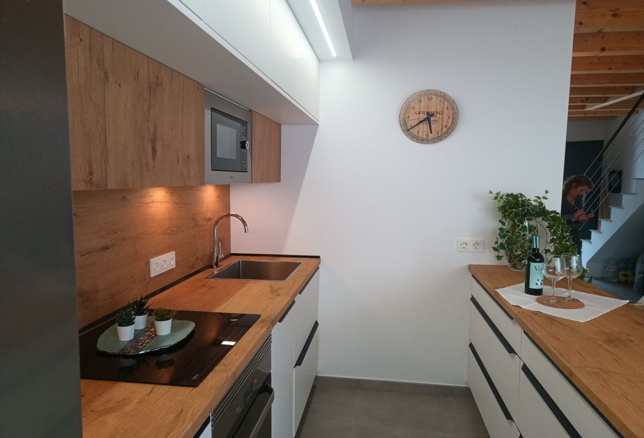 Saison frei ab Sept 27: Schönes Reihenhaus mit viel Komfort und Terrassen in S Illot -- RH 13 T
