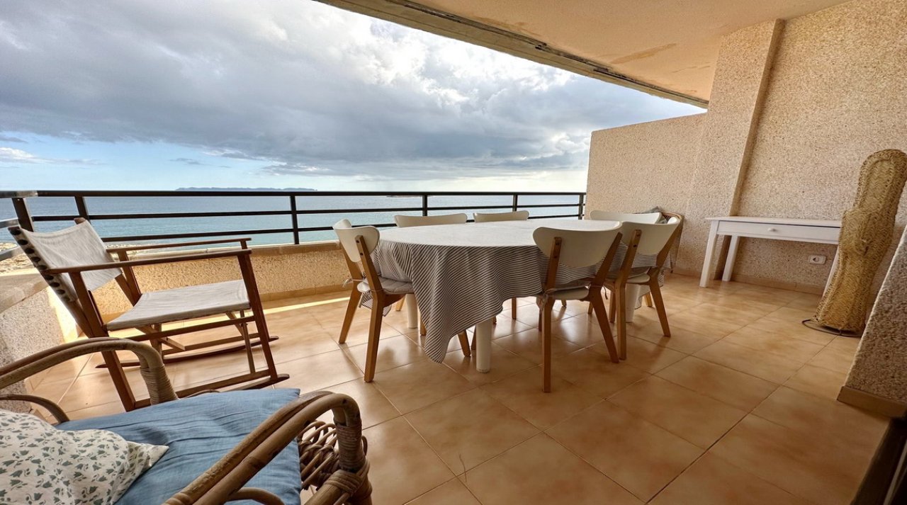 SAISON: Helles Apartment in 1. Küstenlinie von Colonia St Jordi-- AP 18 T
