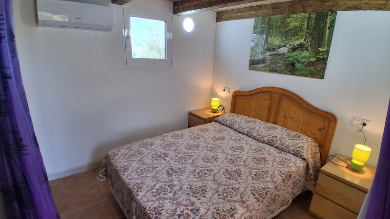 Temporada: Pequeña casita rural con chimenea, AC y jacuzzi cerca de Llucmajor -- C 14 T