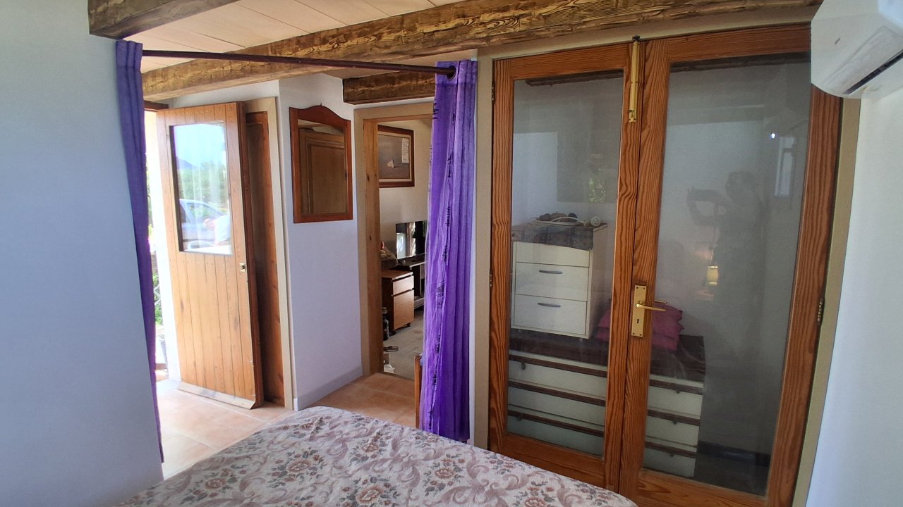 Temporada: Pequeña casita rural con chimenea, AC y jacuzzi cerca de Llucmajor -- C 14 T
