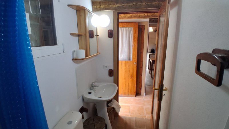 Temporada: Pequeña casita rural con chimenea, AC y jacuzzi cerca de Llucmajor -- C 14 T