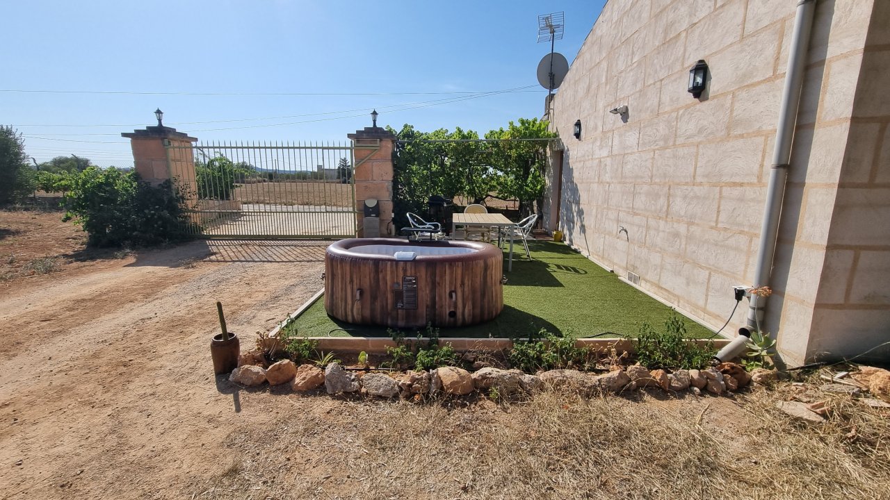 Saison: Kleine Casita auf dem Lande mit Kamin, AC und Whirlpool bei Llucmayor -- C 14 T