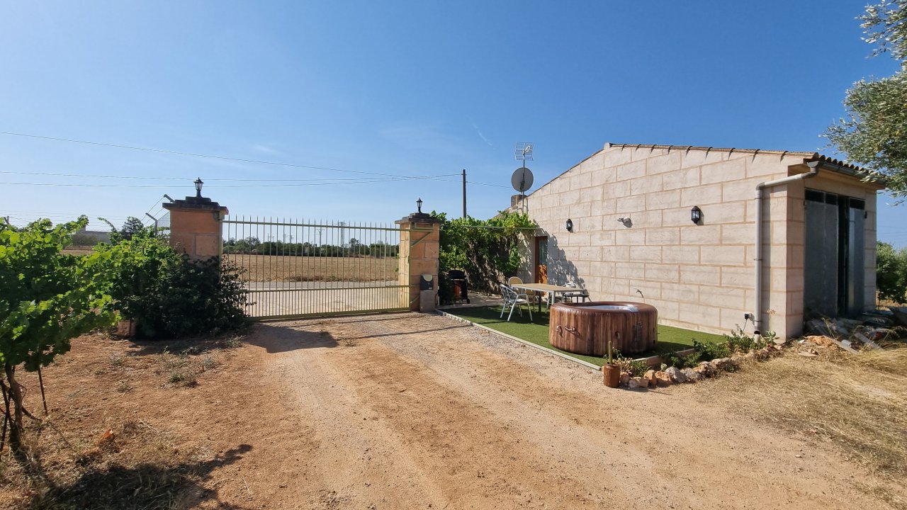 Saison: Kleine Casita auf dem Lande mit Kamin, AC und Whirlpool bei Llucmayor -- C 14 T
