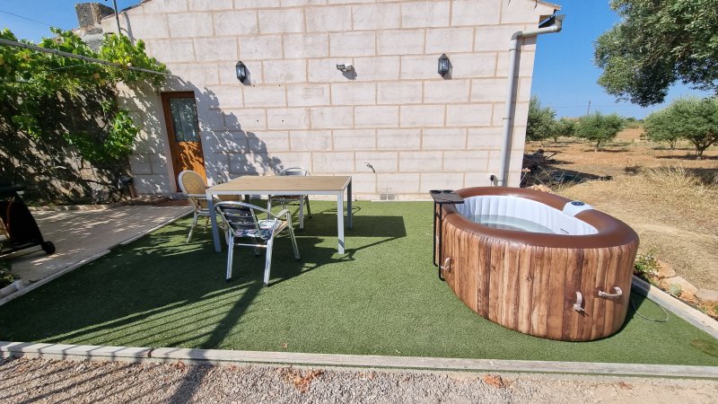 Saison: Kleine Casita auf dem Lande mit Kamin, AC und Whirlpool bei Llucmayor -- C 14 T