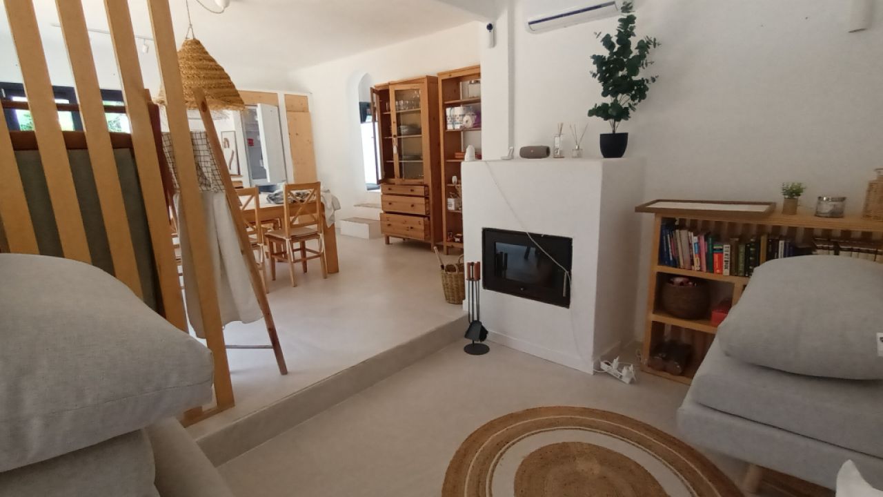 Saison: Modernes Parterrechalet in waldiger Lage nahe der Bucht Cala LLombards --CH 12 T