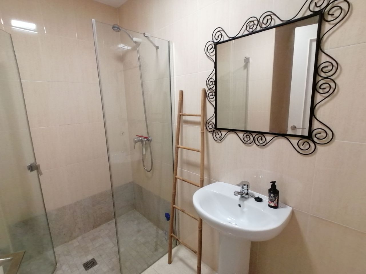 Season: Ground-floor apartment with 2 terraces and AC in Colonia St Jordi --- AP 24 T