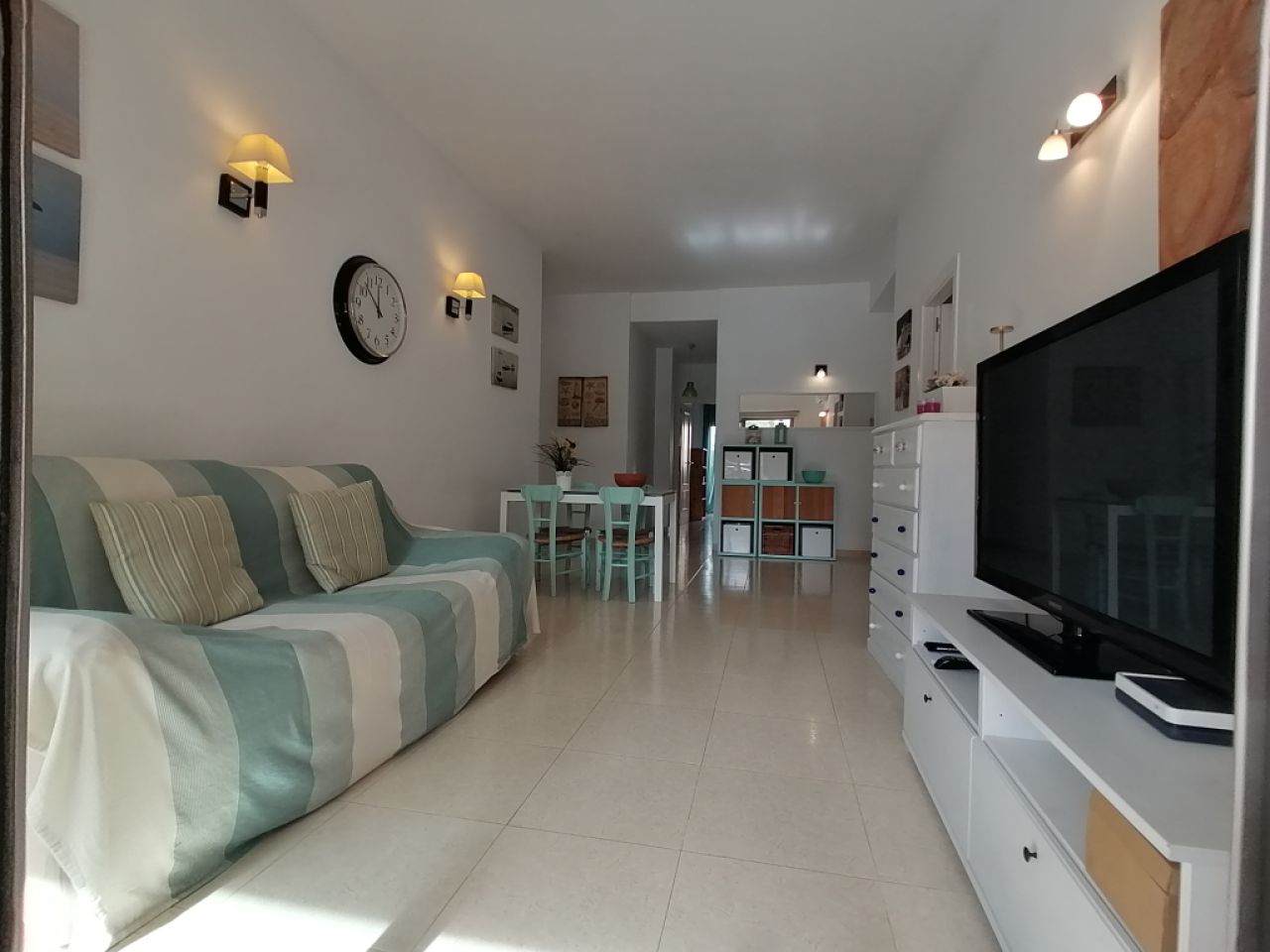 Season: Ground-floor apartment with 2 terraces and AC in Colonia St Jordi --- AP 24 T