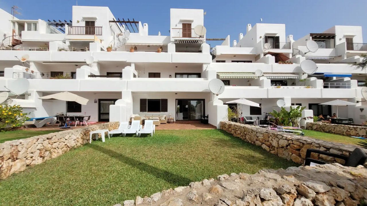 Saison: Parterreapartment mit AC, Terrasse und Gem Pools in Marina Dor II -- AP 47 T