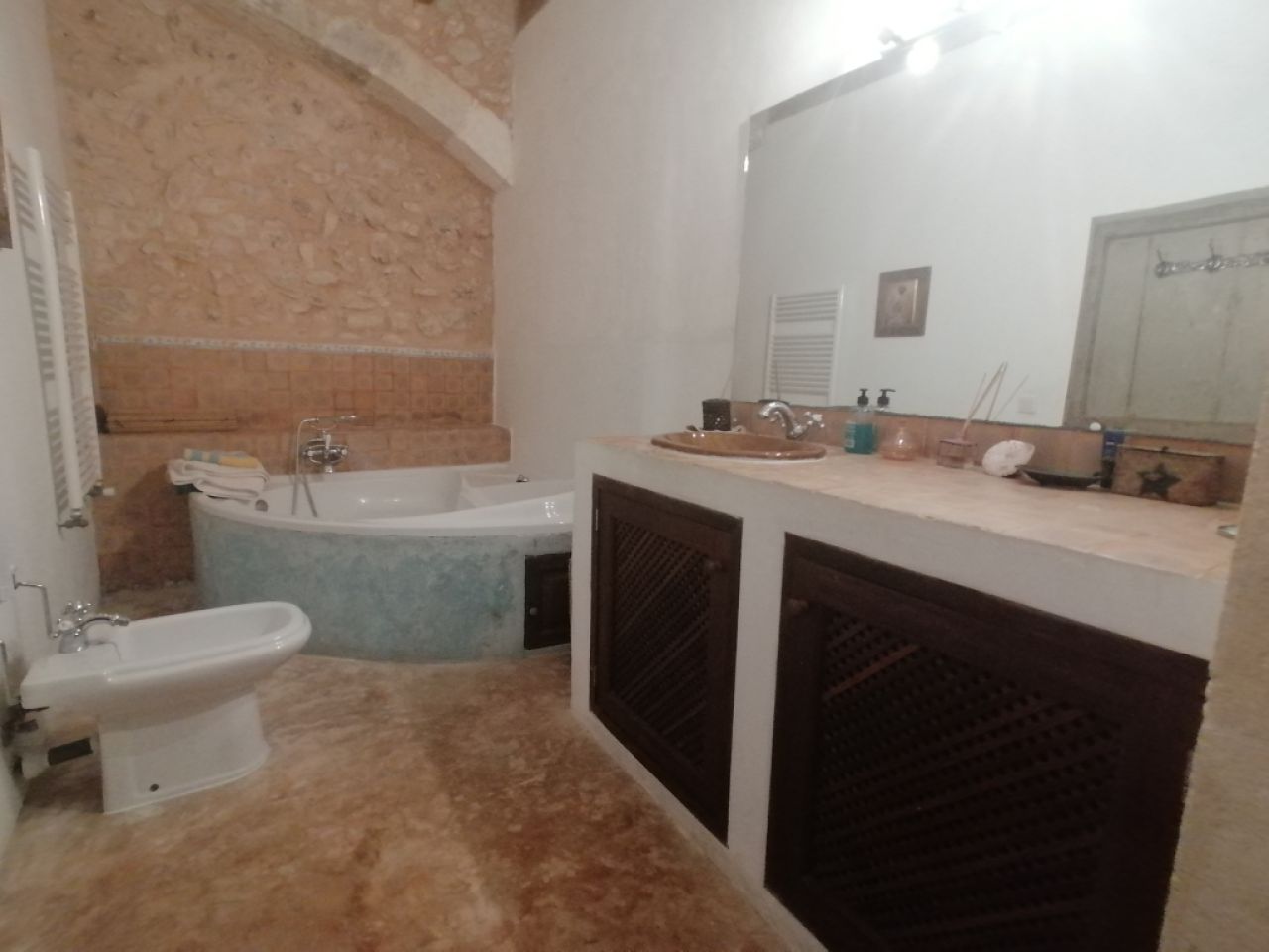 Season: Ground-floor apartment with oil central heating, terrace in the countryside near Cas Concos -- AP 62 T