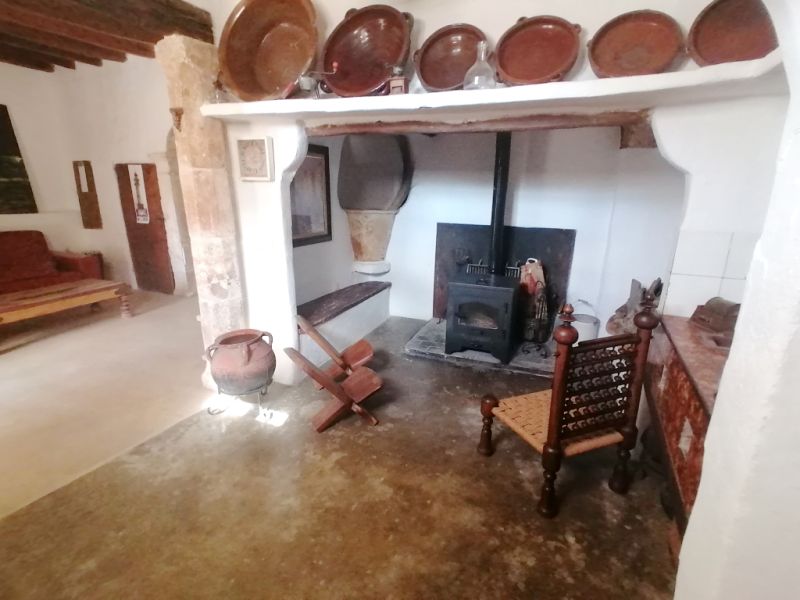 Season: Ground-floor apartment with oil central heating, terrace in the countryside near Cas Concos -- AP 62 T