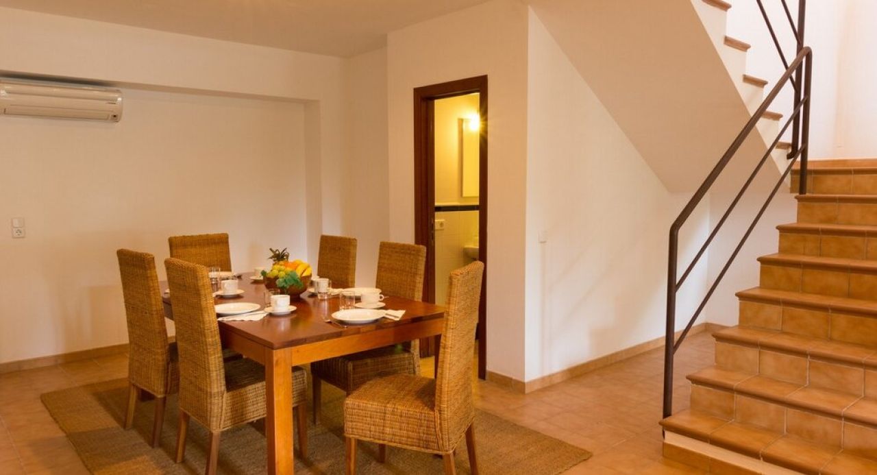 Season: Rustic and renovated finca on shared property with heating and pool near Manacor-- F 266 C