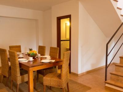 Season: Rustic and renovated finca on shared property with heating and pool near Manacor-- F 266 C