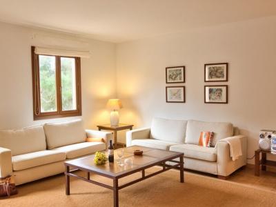 Season: Rustic and renovated finca on shared property with heating and pool near Manacor-- F 266 C