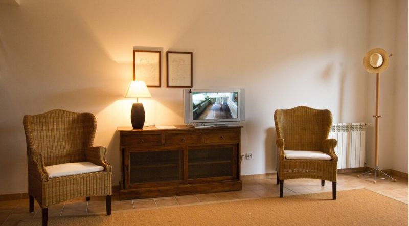 Season: Rustic and renovated finca on shared property with heating and pool near Manacor-- F 266 C