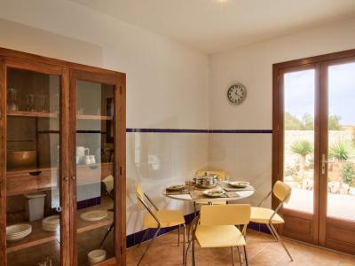Season: Rustic and renovated finca on shared property with heating and pool near Manacor-- F 266 C