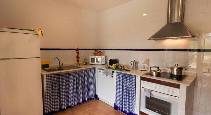 Season: Rustic and renovated finca on shared property with heating and pool near Manacor-- F 266 C