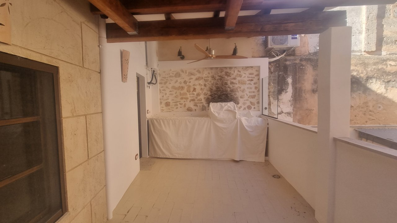 Saison: Saniertes,möbliertes Apartment mit Terrasse im Zentrum von LLucmayor-- AP 11