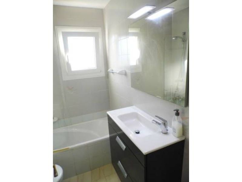 SAISON: Schönes Apartment mit Pool in 1. Linie der Küste von Cala d'Or - AP 132